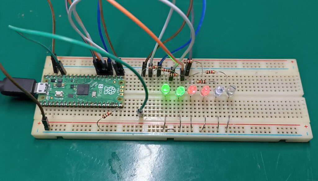 raspberry pi pico 2 electronic dice on a breadboard