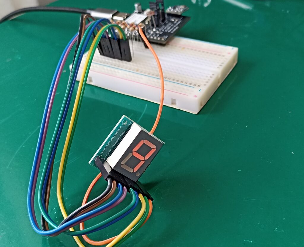 7 segment led display on a breadboard