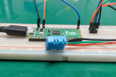 DHT11 temperature sensor with microPython