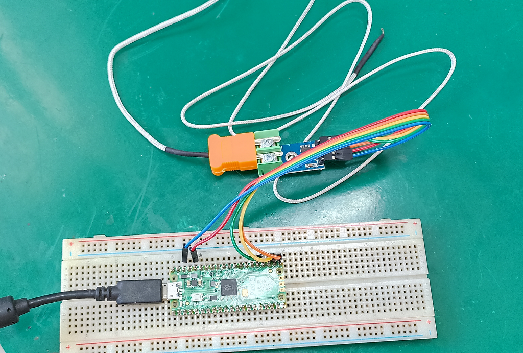 maxx6675 on a breadboard with raspberry pi pico 2rp2350